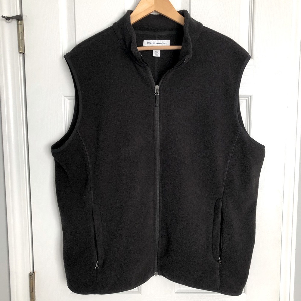 Black fleece zip-up vest. XXL color.